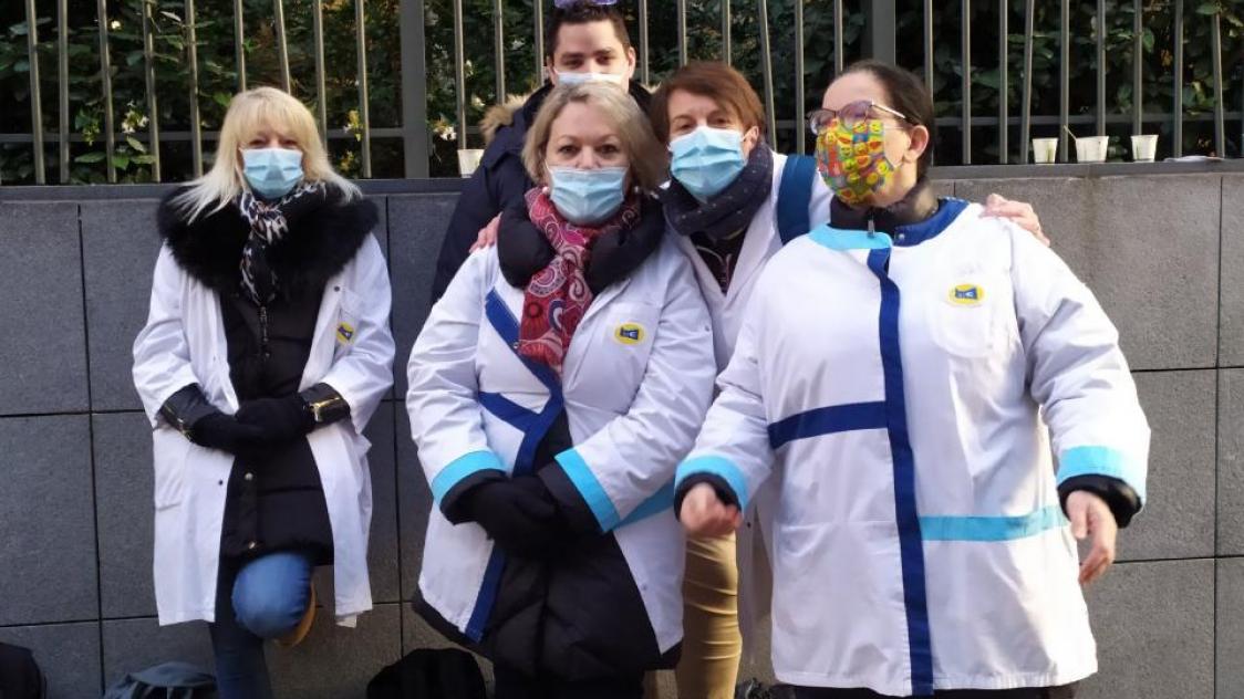 Tenue de travail deals la poste